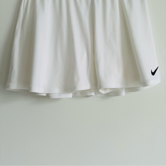 Nike white Tennis Skirt - Picture 2 of 11